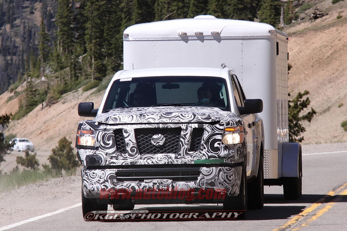 003-nissan-titan-spy-shots.jpg