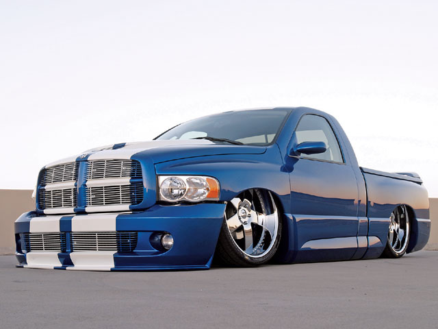 0704tr_01_z+2002_dodge_ram+front_view.jpg