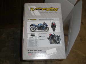 08_Busa_2Bros_CF_Box.jpg