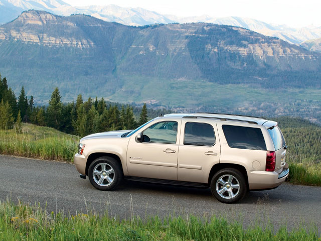 131_0606_04_z_2007_chevy_tahoe_drivers_side_view.jpg