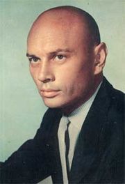 180px_Yul_brynner_suit.jpeg