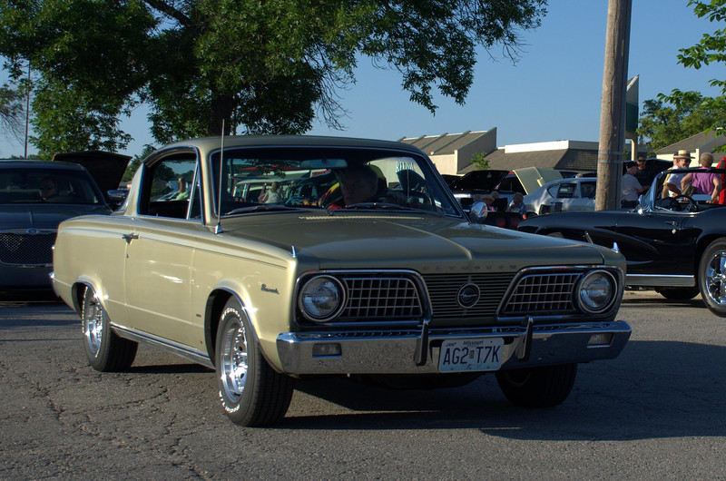 1966 Plymouth Barracuda-L.jpg