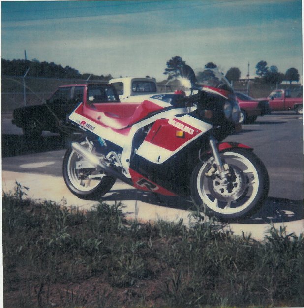 1986 GSXR 1100.jpg