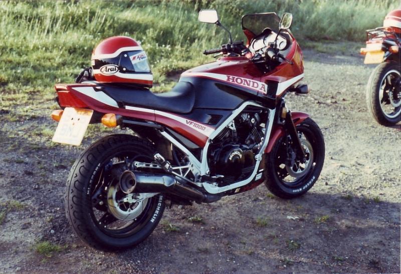 1989 Honda VF1000F-0006.jpg