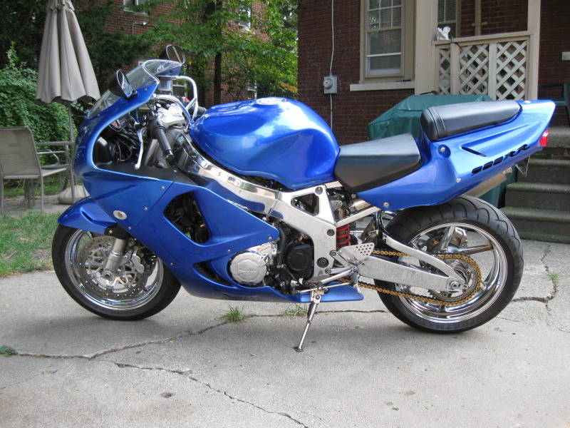 1998Honda900rrFireblade006.jpg