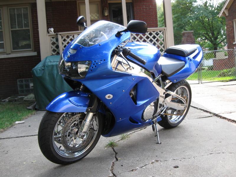 1998Honda900rrFireblade007.jpg