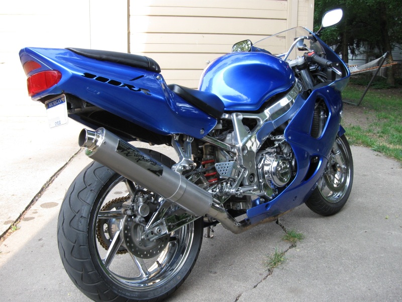 1998Honda900rrFireblade012.jpg