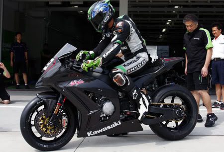 2011-Kawasaki-ZX-10R-Test.jpg