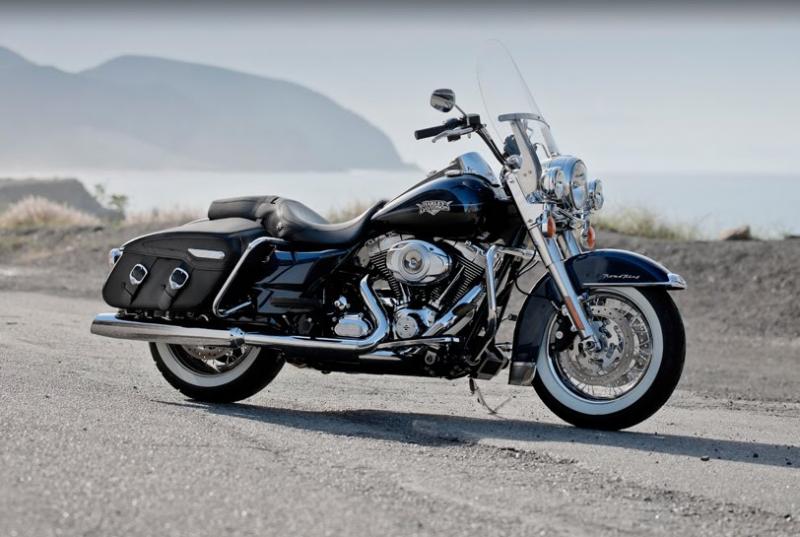 2012%20Harley-Davidson%20Road%20King%20Classic%20FLHRC.jpg