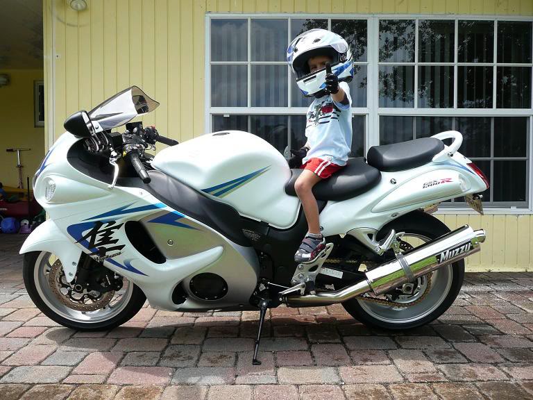 i found the cutest girl on a busa General Bike Related Topics Hayabusa Owners Group