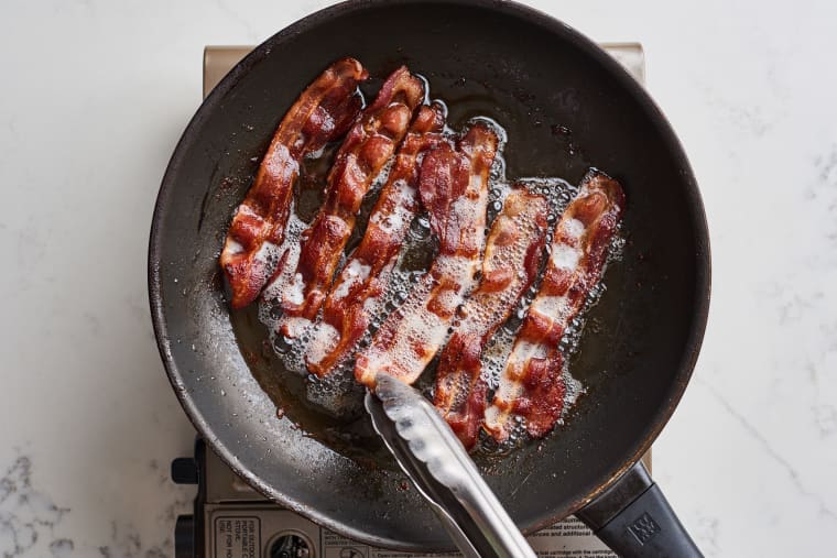 4_Kitchn87588-nonstick-skillet_Skills-Battle_Bacon.jpg