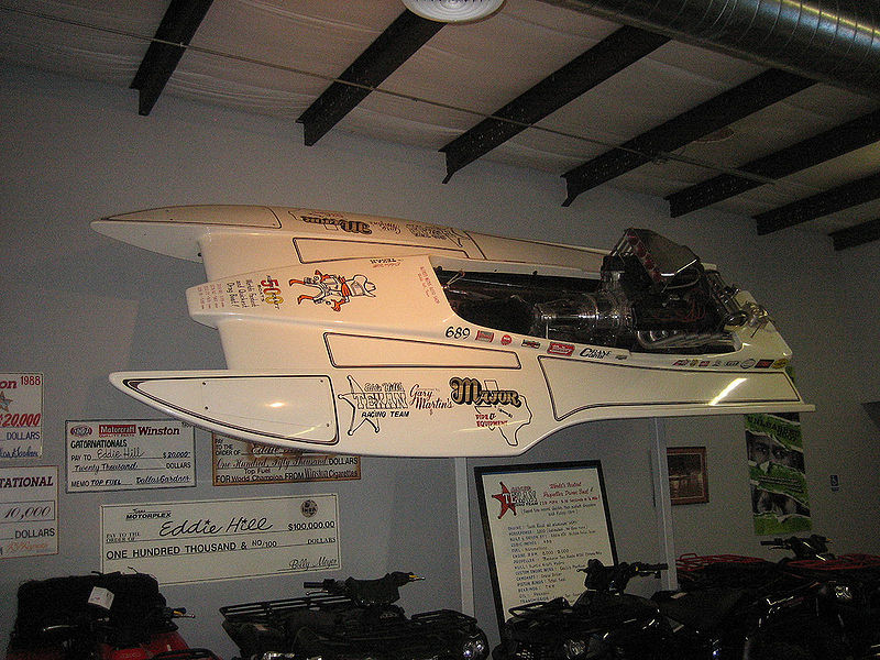 800px-EddieHillTopFuel229mphBoat.jpg