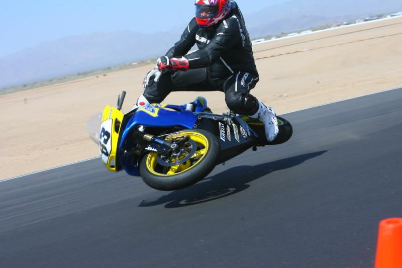 Apr-04-2010-SoCalTrackdaysTurn09-35.jpg