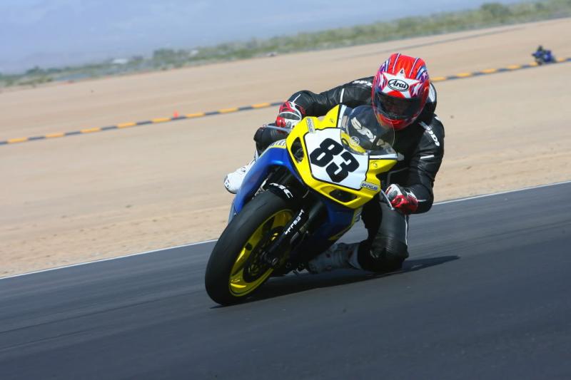 Apr-04-2010-SoCalTrackdaysTurn09-39.jpg