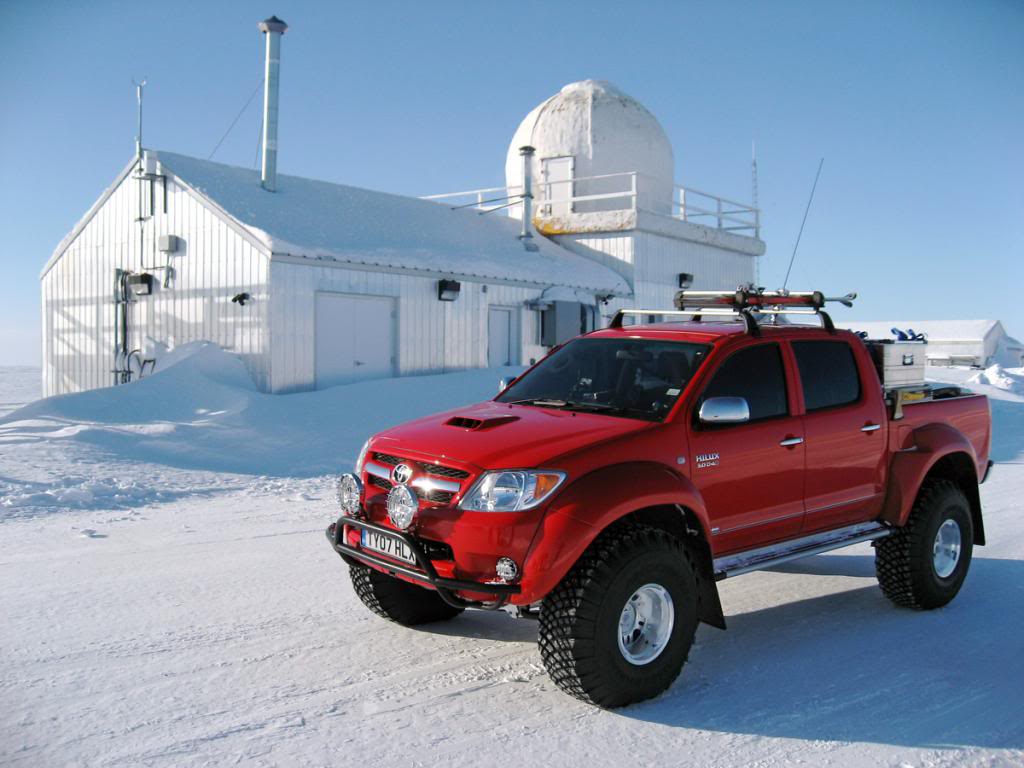 arctic-trucks-hilux-red-top-gear-2_zps190afd93.jpg