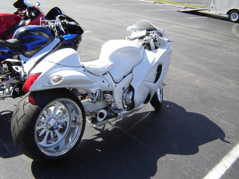 BadAssWhiteBusa2009 (1).jpg