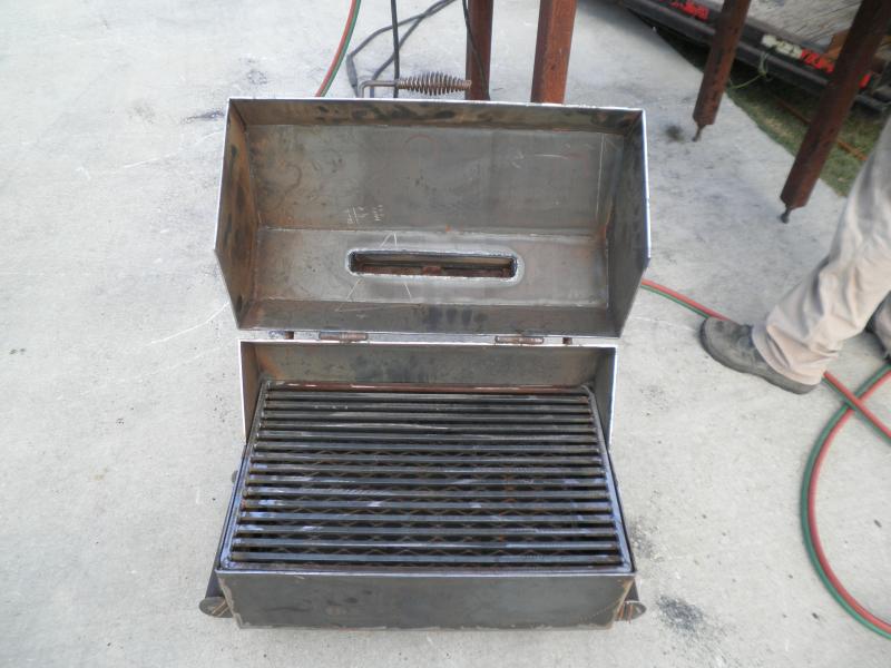 bbq pit trailer 003.jpg