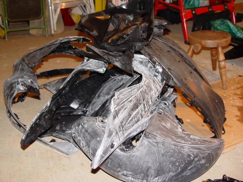 bike plastics ready for primer 02-04-10 018.jpg