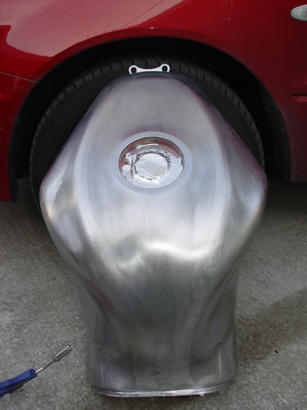 bike tank refinish 03-18-10 004.jpg