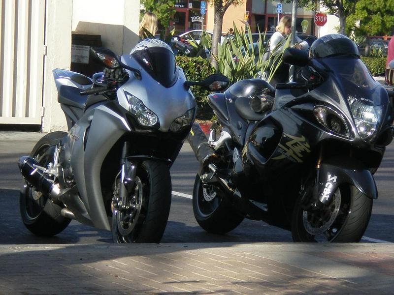 Bikes at Starbucks Mira Mesa 4.jpg