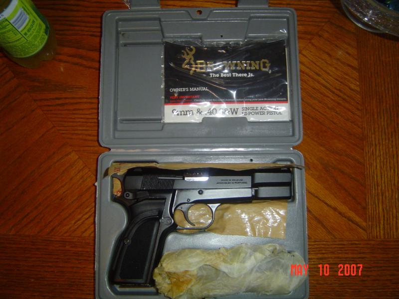 Browning Mark IV 40 Cal S&W 002.jpg