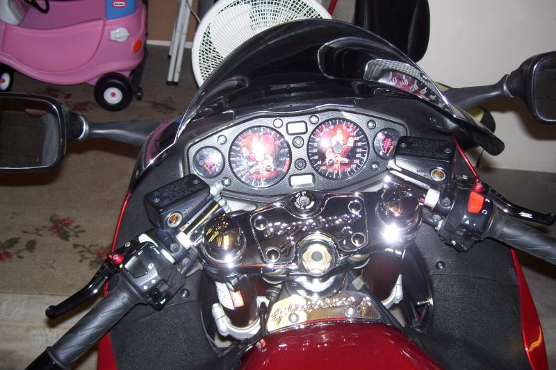 busa gauges 005.jpg