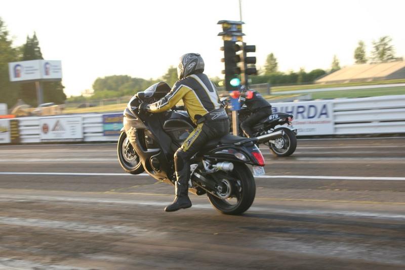 busa wheelie.jpg