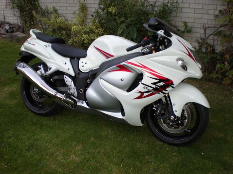 busa08exausts.jpg