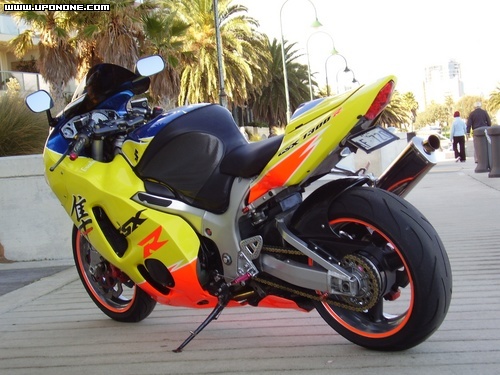 Busa_Gixxer_tail.jpg