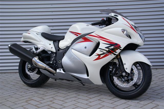 busa_k8_005.jpg