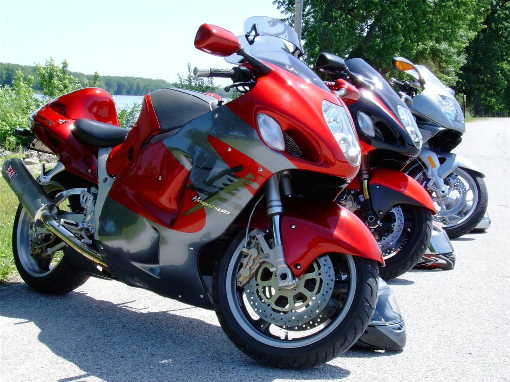 Busa_s_n_a_Beemer_03__Large_.jpg