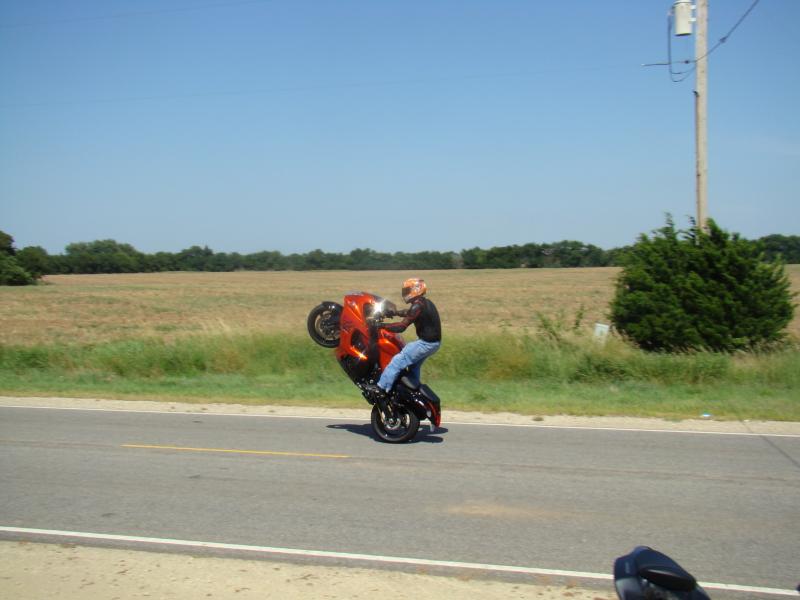 buse stand up wheelie.jpg