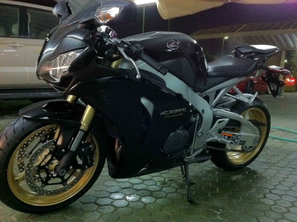 CBR1000-2.jpg