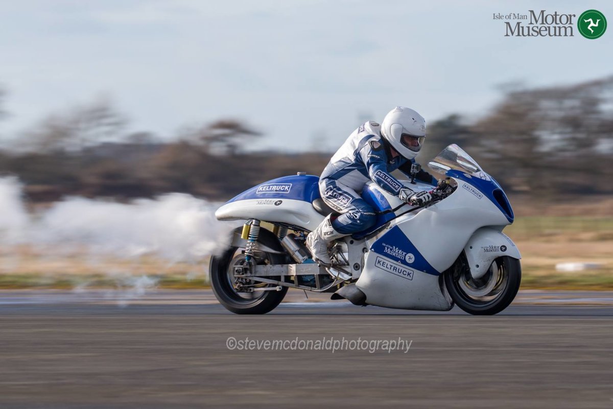 Chris Wedgwood 20-3-18 runway 26 elvington.jpg