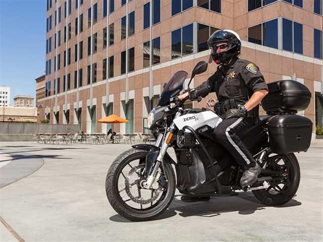 City%20of%20Burbank%20California%20Police%20Now%20Have%20Electric%20Motorcycles%20-%2007.jpg