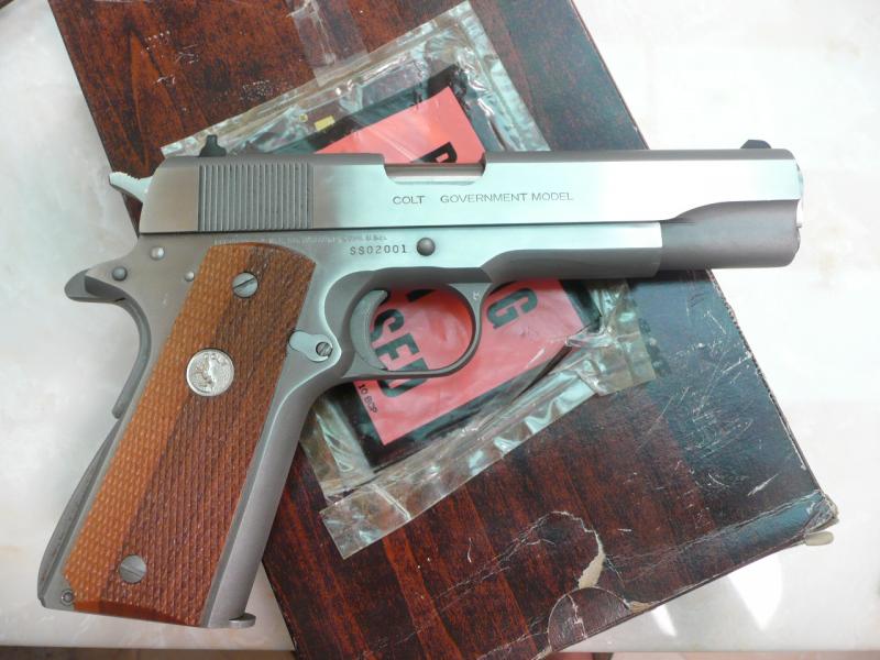Colt 1911 Series 80 first stainless 011.jpg