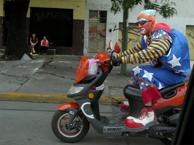 costume-clown-scooter.jpg