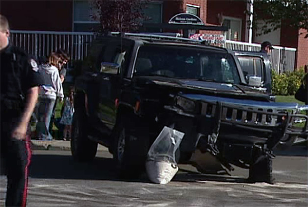 crashed-canadian-hummer-h3-1347076132.jpg