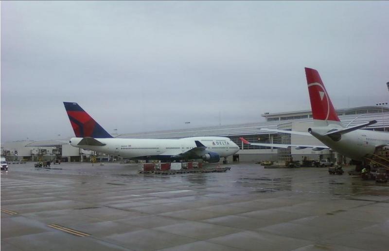 delta747new.jpg