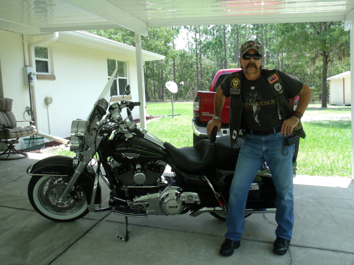 Donnie & 2012 Road King 6-13 006.JPG