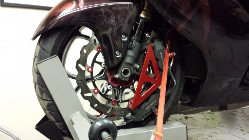 dual fron caliper bracket for busa using 330mm rotor for cali delete.jpg