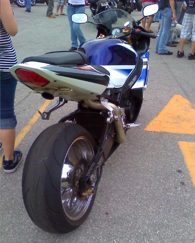 gsxr2.jpg