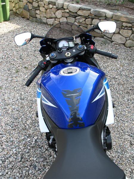 GSXR750-3Medium.jpg