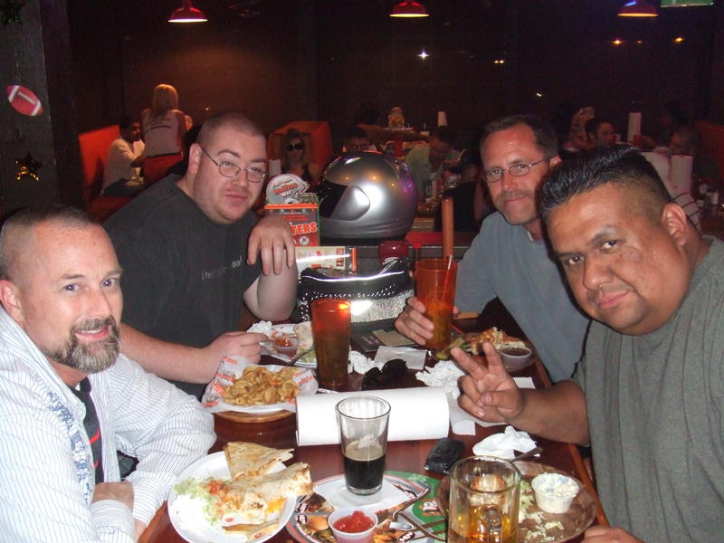 Hooters with Scar 004.jpg