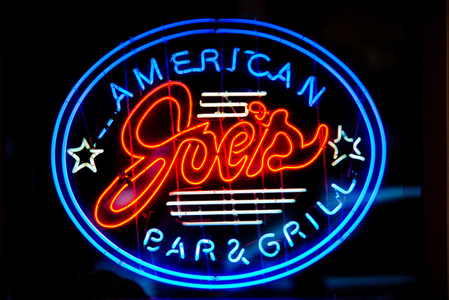 Joes bar neon.jpg
