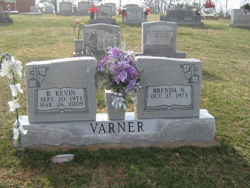 Kevins' Grave-0140.jpg