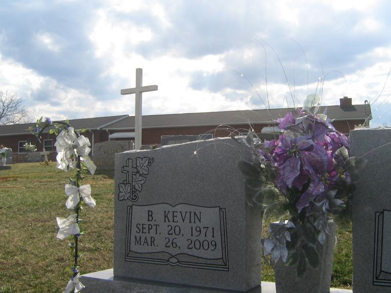 Kevins' Grave-0142.jpg