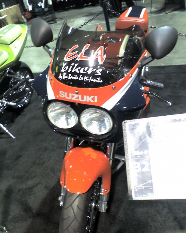 mannys old gsxr 1100front.jpg