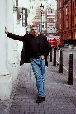 me_london_2000_b.jpg