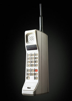 motorola-first_cell_phone.jpg